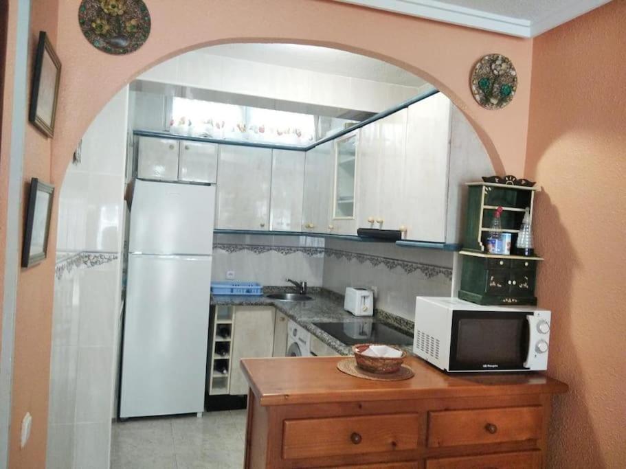 Apto Con Terraza Y 2 Dormitorios. 600 Megas Wifi. Santa Pola Exterior photo